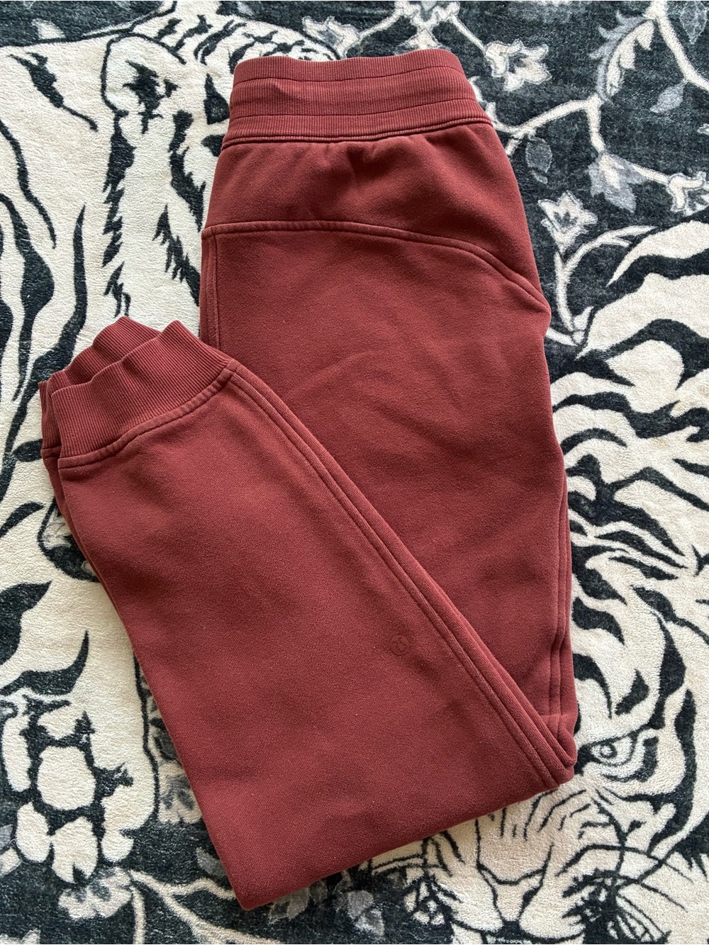 004 - WOMENS LULULEMON ATHLETICA JOGGER SWEATPANTS